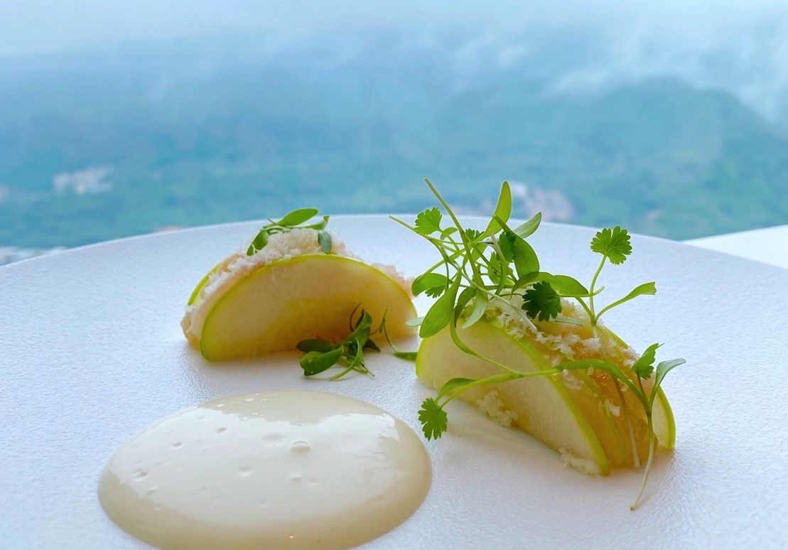 ▲約會必去的絕美高空餐廳MiraWan，轉型Casual Dining，打造3道法菜980元起、5道菜1,880元起的高CP值組合新菜單，必吃菜色開箱。（圖／記者蕭涵云攝）