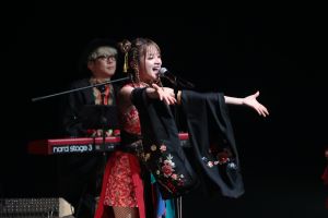 ▲▼MARiA努力說中文與大家互動。(圖/好玩國際文化) ▲▼MARiA努力說中文與大家互動。(圖/好玩國際文化)