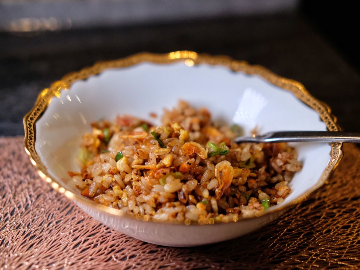 ▲吃一頓鐵板燒總會吃上多道菜，其中的炒飯不能不吃，填飽肚子之外還另有意義。（圖／記者葉盛耀攝）