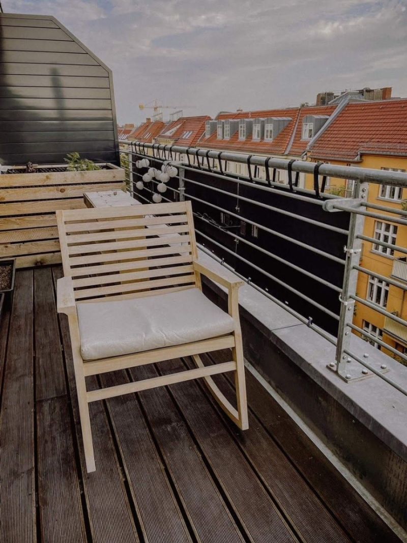 ▲艾格納位於柏林的公寓陽台，裝了小巧的太陽能板。（圖／翻攝自Solar Power Europe）