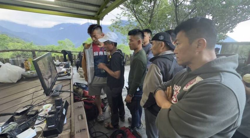 ▲屏東霧台飛龍瀑布發生溯溪意外，目前2死3失聯，22日上午持續搜救。（圖／翻攝畫面） 