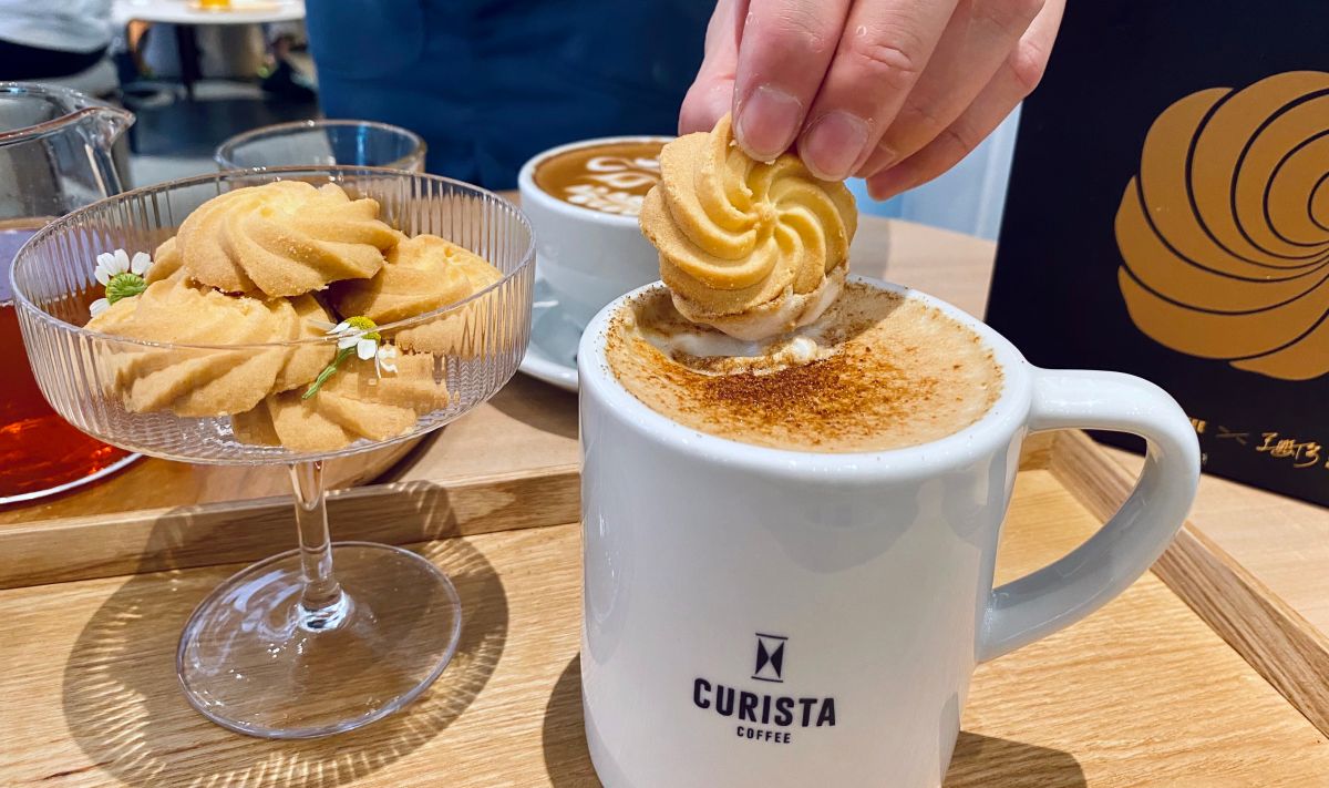 ▲被譽為台北最美咖啡廳的奎士咖啡，攜手世界冠軍王鵬傑推出頂級手工曲奇餅。（圖／記者蕭涵云攝）