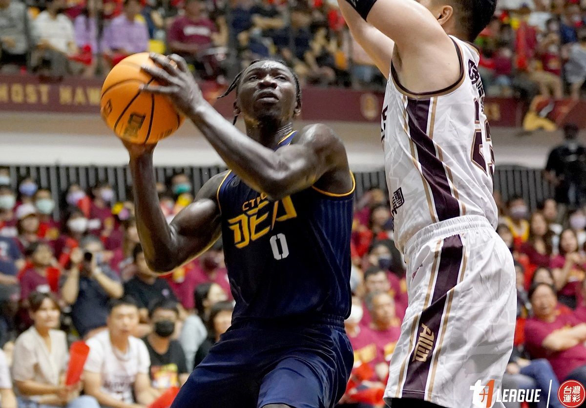 ▲阿巴西今年場均18.9分5.1籃板2.4助攻，總冠軍賽場均來到18.8分7籃板2.5助攻，命中10顆三分球，外線命中率38.5%。再來到更高層級的比賽中，狀態並未有所下滑。（圖／T1聯盟提供）