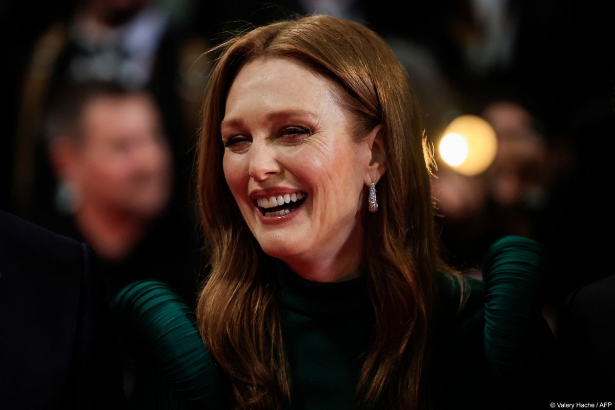 ▲《五月的你，十二月的她》茱莉安摩爾外遇查爾斯梅爾頓。（圖／翻攝自坎城影展臉書）