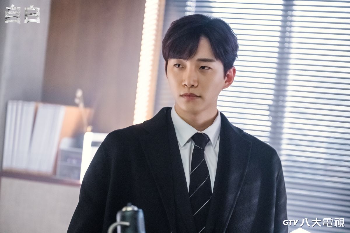 ▲2PM李俊昊為戲控制飲食，自曝一次偷吃炸雞，到拍攝現場後謊稱一天吃一餐。（圖／八大）