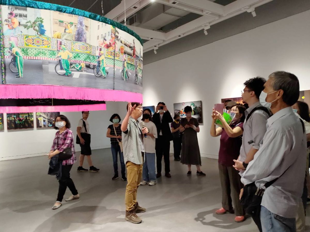 ▲展覽以邱國峻近年來的創作發展脈絡分為三大子題「神遊之境」、「眾生聯盟」與「神遊仙境」。（圖／高美館提供）
