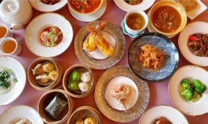 身分證「中3碼」!幾歲送幾顆鮑魚 港點百匯整個6月吃到飽 ▲「港點百匯」主打現點現做的超過 60 道經典粵菜料理與精緻獨特的港點。(圖/青青格麗絲港點百匯提供)