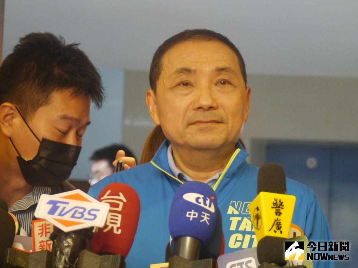 ▲侯友宜今缺席台大政治系學會、亞太青年協會舉辦「2024校園總統馬拉松」座談會，但侯透過預錄影片強調，他一定會再找時間與學生面對面，並闡述他的理念。（圖 ／記者吳嘉億攝）