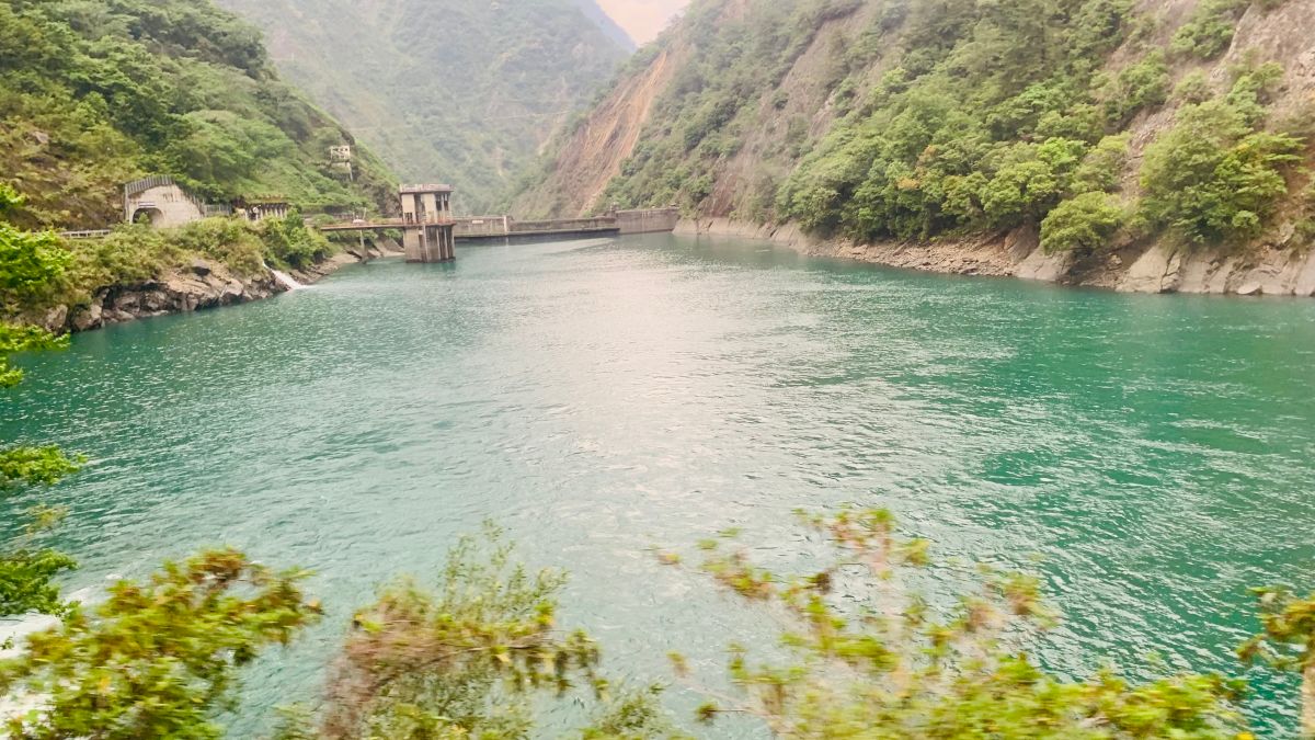 ▲近期鋒面來襲，為台灣各地帶來「及時雨」，水利署副署長王藝峰今（24）日接受《NOWnew今日新聞》採訪時指出，此波降雨為第四波梅雨，幾乎確定反轉台灣乾旱情勢。（圖／記者顏幸如攝，2023.05.23）