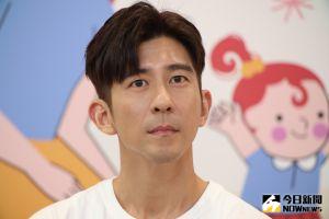 ▲修杰楷挑選學校注重具想像性、開創性的手作課程。(圖/記者陳明中攝) ▲修杰楷挑選學校注重具想像性、開創性的手作課程。(圖/記者陳明中攝)
