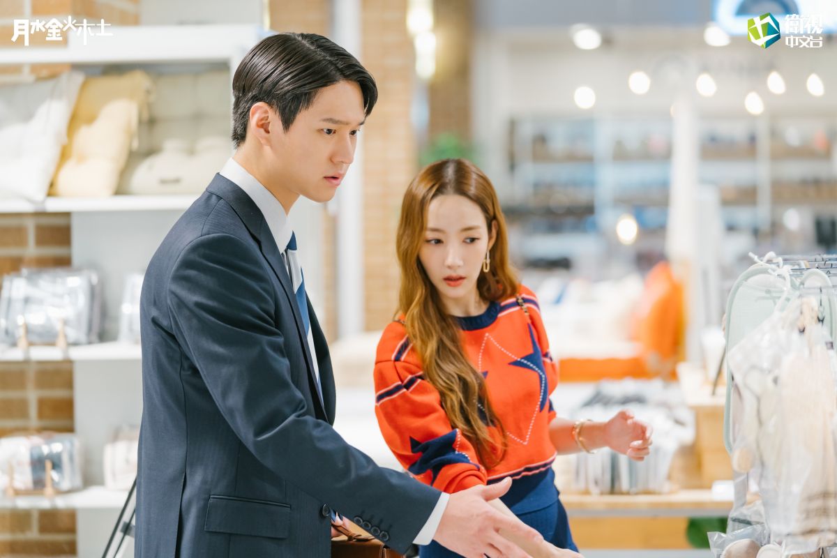 ▲韓劇《月水金火木土》由高庚杓（左）、朴敏英主演，劇中朴敏英每週的一、三、五的時間，都屬於高庚杓。（圖／衛視中文台）