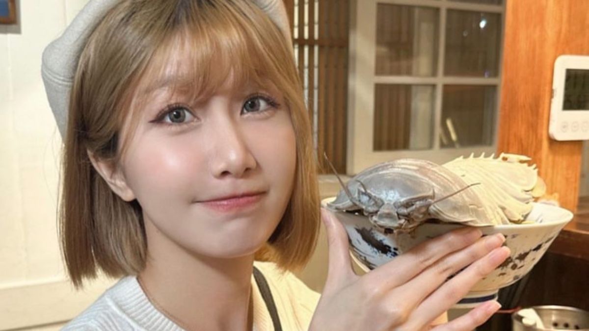 ▲Joeman女友、網紅妮婭和大王具足蟲拉麵合照。（圖／翻攝自妮婭IG）