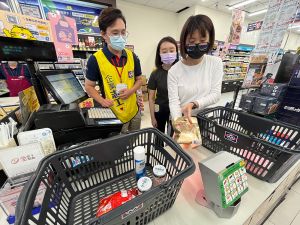 雲嘉南分署攜手全聯舉辦職場體驗徵才,求職者透過體驗瞭解工作環境現況 ▲雲嘉南分署攜手全聯舉辦職場體驗徵才,求職者透過體驗瞭解工作環境現況(圖/雲嘉南分署提供)