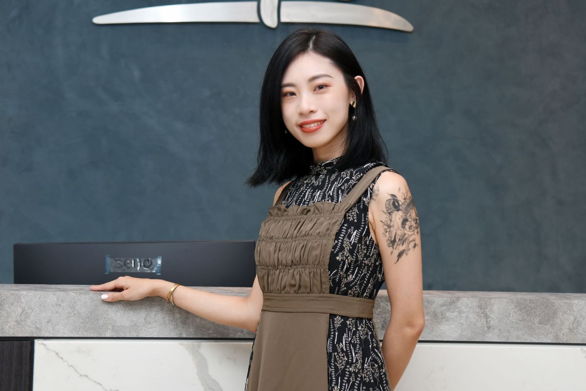 ▲「內內」花近1個月走出私密片外流的陰霾，透露因國軍教的「吃冒負忍」4字，讓她更能扛壓力。（圖／記者林調遜攝）