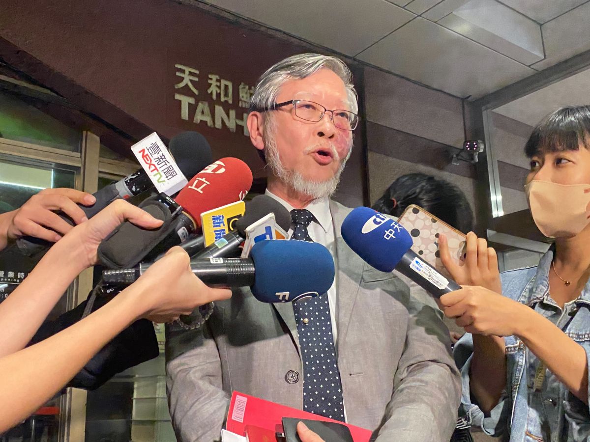 ▲民進黨廉政會主委邱駿彥表示，陳歐珀無償使用他人房屋、車輛，已違反廉政行為，給予警告處分。（圖／記者陳威叡攝，2023.05.24）