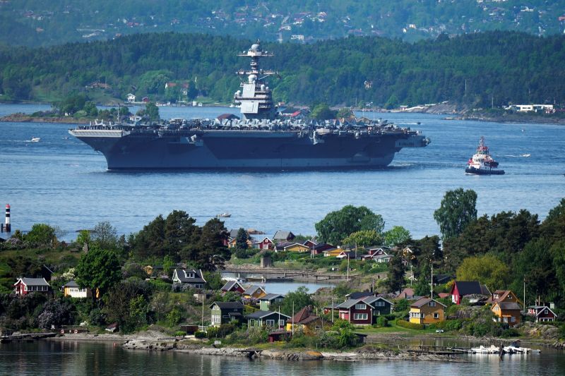 ▲美國海軍最新、最先進航艦「福特號」24日抵達挪威首都奧斯陸訪問，俄羅斯抨擊此舉為「不合邏輯且具破壞性」的武力展現。（圖／美聯社／達志影像）
