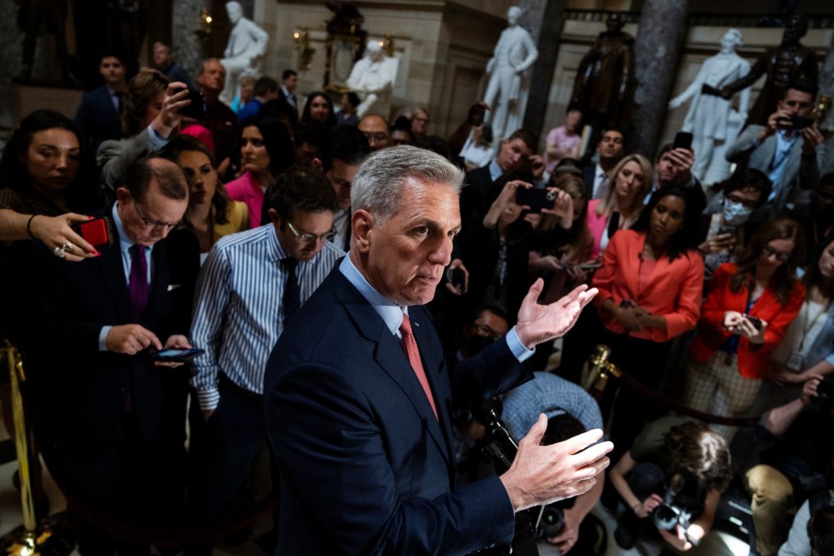 ▲針對美國提高債務上限一事，白宮和眾議院議長麥卡錫仍在協商中。（圖／美聯社／達志影像）