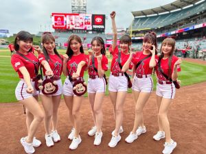 獨/樂天女孩被酸「一堆快40歲阿姨在跳」 球團正面回應退役年齡 ▲天使台灣日活動,樂天女孩女團長壯壯領軍,現場熱舞並參訪天使球場。(圖/樂天桃猿提供)