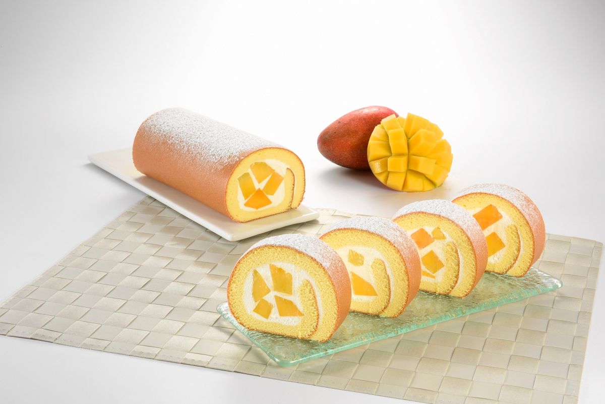 ▲亞尼克歡慶生乳捲10週年，推出期間限定「法式青桔芒果生乳捲」，並回歸3款人氣口味，一口氣給大家10大生乳捲。更祭出生乳捲「買一送一」等優惠。（圖／亞尼克）