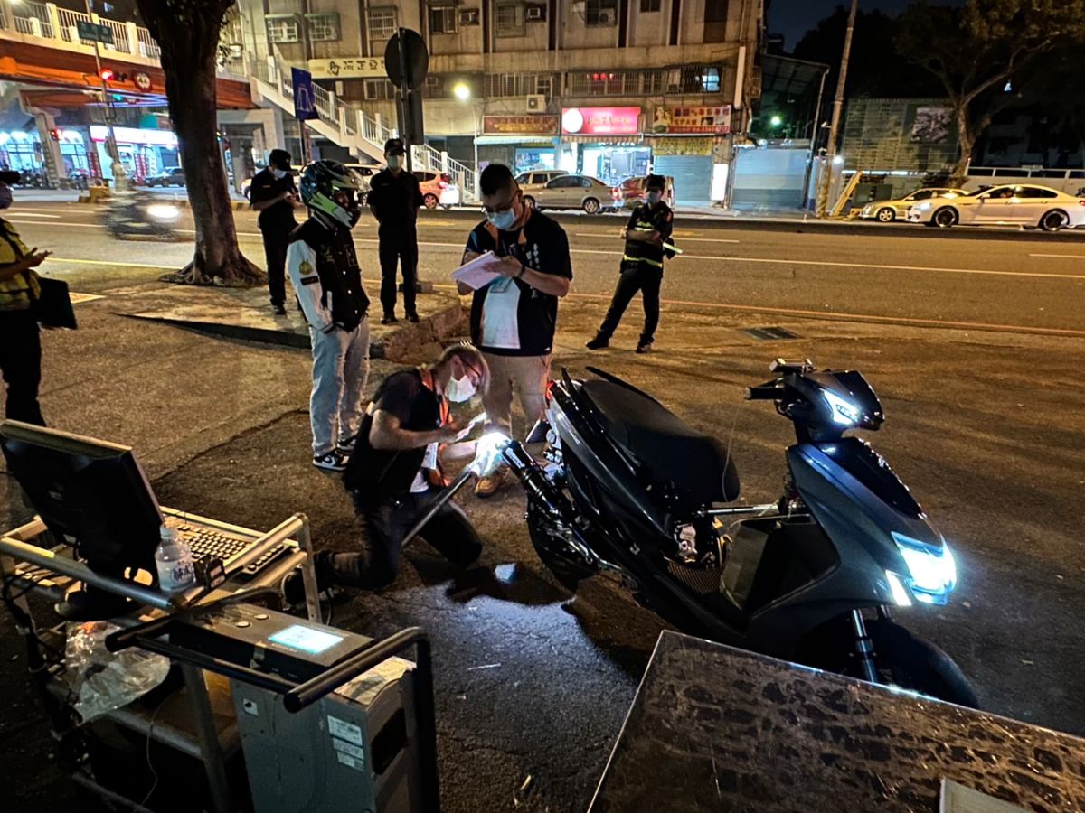 ▲中市政府推動「靜城專案」，全面取締噪音改裝車輛並加重裁罰(圖／環保局提供2023.5.25)