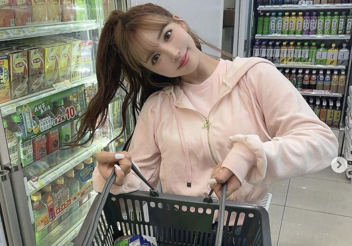 ▲三上悠亞曬出多張在台灣拍攝的生活照，有人認出地點就在台北捷運松江南京站附近。（圖／翻攝自三上悠亞IG）