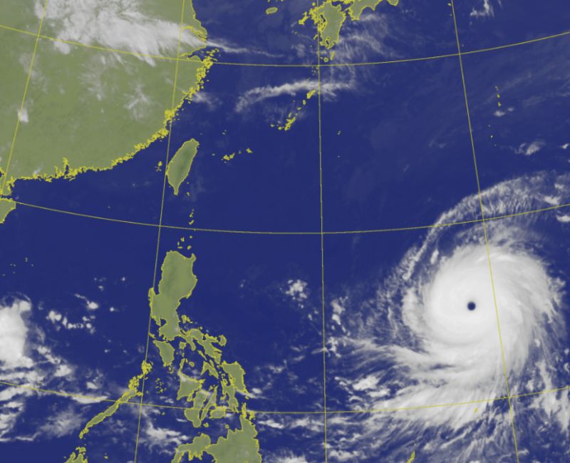▲瑪娃颱風目前續增強，近中心風速將突破每秒60公尺，已經創下近23年來5月最強颱風紀錄。（圖／翻攝中央氣象局官網）