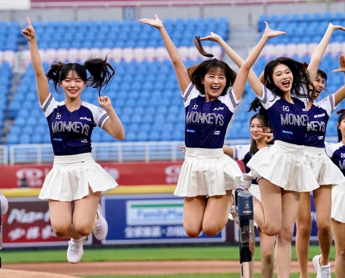 ▲樂天女孩衣服為什麼都香香的？球迷都很好奇。（圖／樂天提供）