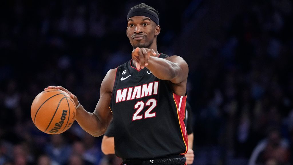 ▲Jimmy Butler過往爆氣畫面再被挖出，也為熱火、76人附加賽提前有火藥味。（圖／美聯社／達志影像）