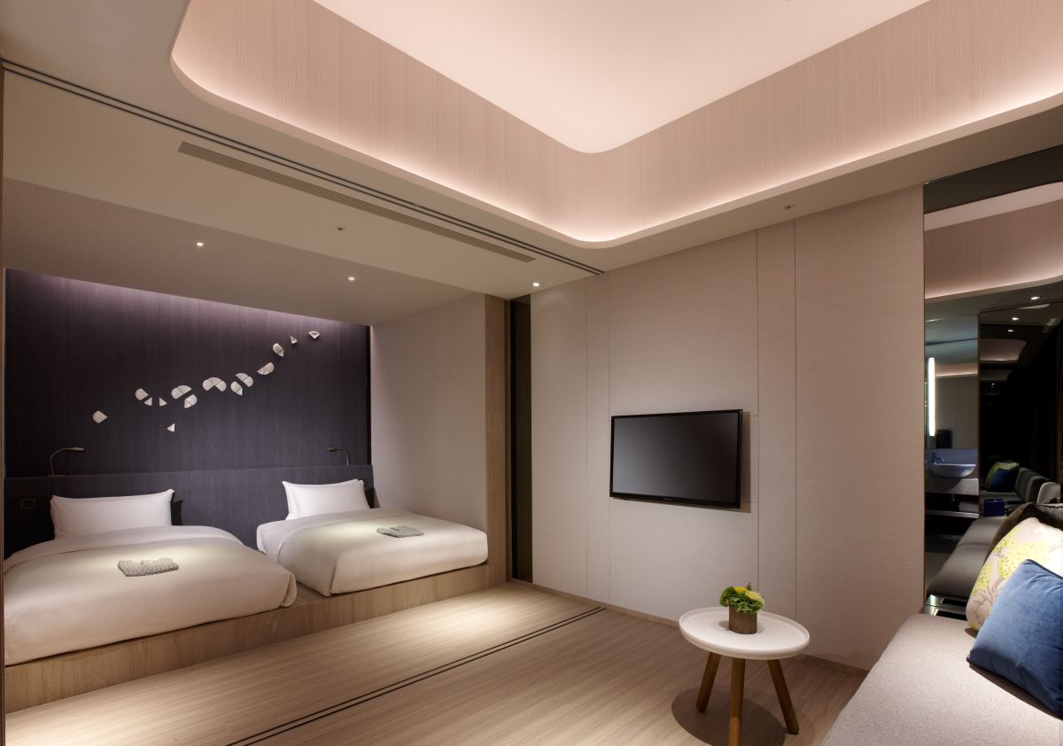 ▲礁溪晶泉丰旅限時推出72小時快閃活動，最低每人每晚僅要1600元起，即可入住原價萬元的「泉思家庭溫泉套房」。（圖／礁溪晶泉丰旅提供）