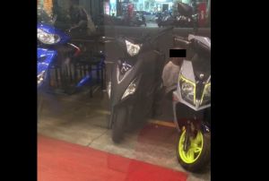 屏東男裝殘行乞!收到錢下秒走路開溜 國中妹崩潰爆哭