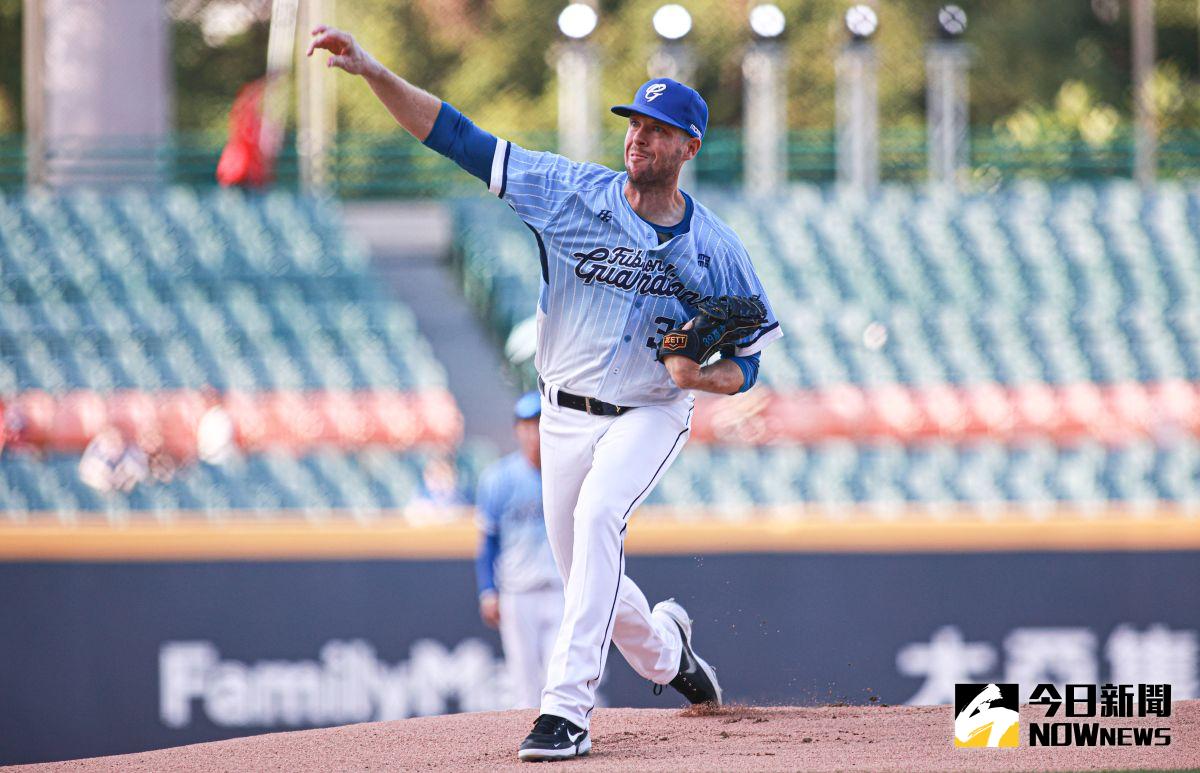 ▲羅力以球員身分的方式登錄一軍，正式啟用「羅力條款」，成為取得本土資格的外籍球員第一人。（圖／記者葉政勳攝 , 2023.05.27）