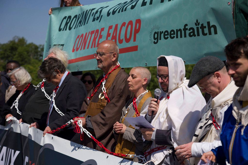 ▲跨國環保團體「反抗滅絕」（Extinction Rebellion）在海牙發動示威，共有1500多人被捕。（圖／美聯社／達志影像）