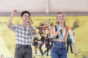 ▲高爾宣(左)、九九為《地獄里長》演唱主題曲。(圖/風起娛樂提供) ▲高爾宣(左)、九九為《地獄里長》演唱主題曲。(圖/風起娛樂提供)