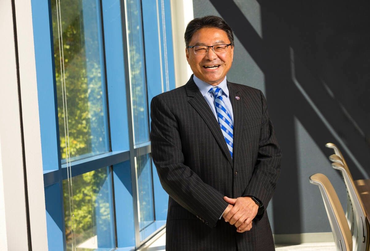 ▲東大校友李明東接任索諾馬州立大學校長，來自台灣的他接受訪問時，直言不忘母校啟蒙恩。（圖／東大提供） 
