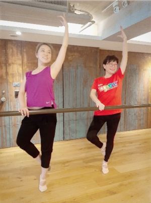 ▲磊山保經董事長李佳蓉也透過芭蕾紓壓健身。（圖／磊山保經提供）