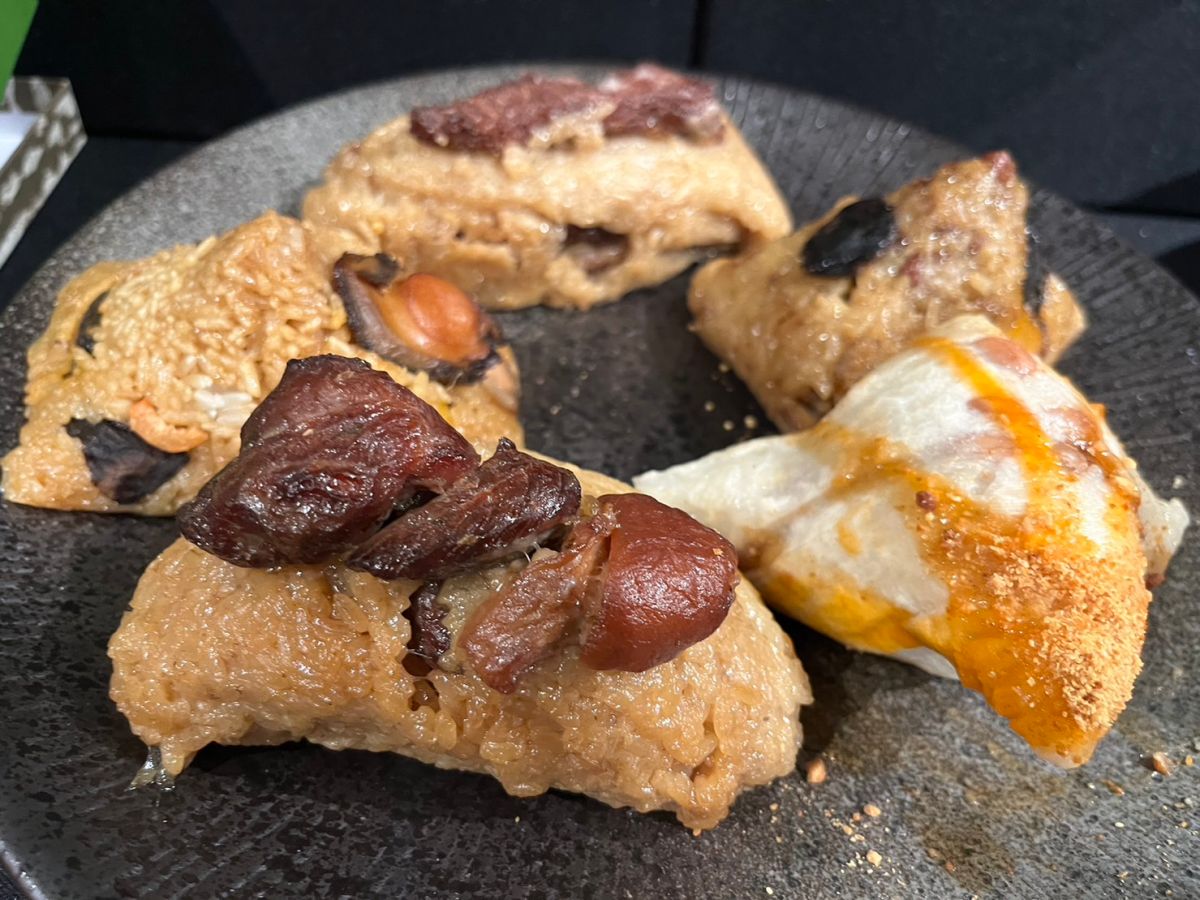 ▲吃粽子建議可以搭配一拳頭的蔬菜量，讓粽子可以快速通過到腸子裡消化；蛋白質可以選擇豆漿或雞蛋。（圖／記者鍾怡婷攝）