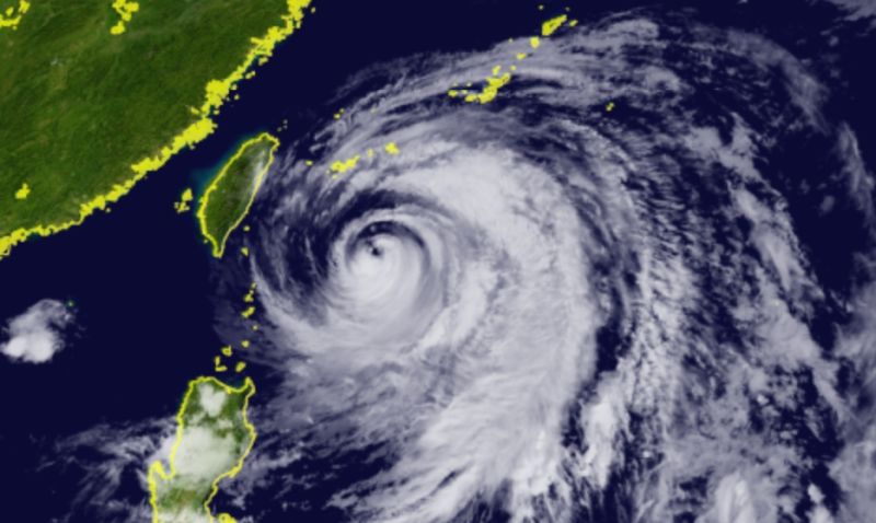 ▲瑪娃颱風在傍晚17時30分已經解除海上警報，不過後續外圍環流仍會對台灣造成一些影響。（圖／翻攝向日葵8號衛星）