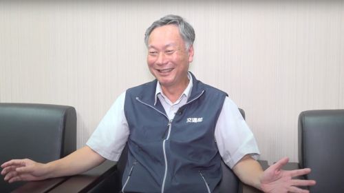 鄭明典大讚桃園分區停班課「狠打美女議員臉」!他酸:抱歉了祖賢