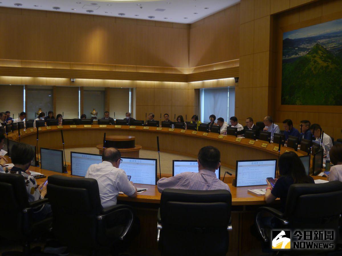 ▲侯友宜主持市政會議，副市長謝政達、副秘書長張其強傳將請辭投入大選，前副市長陳純敬則回鍋就任。（圖 ／記者吳嘉億攝，2023.05.31）