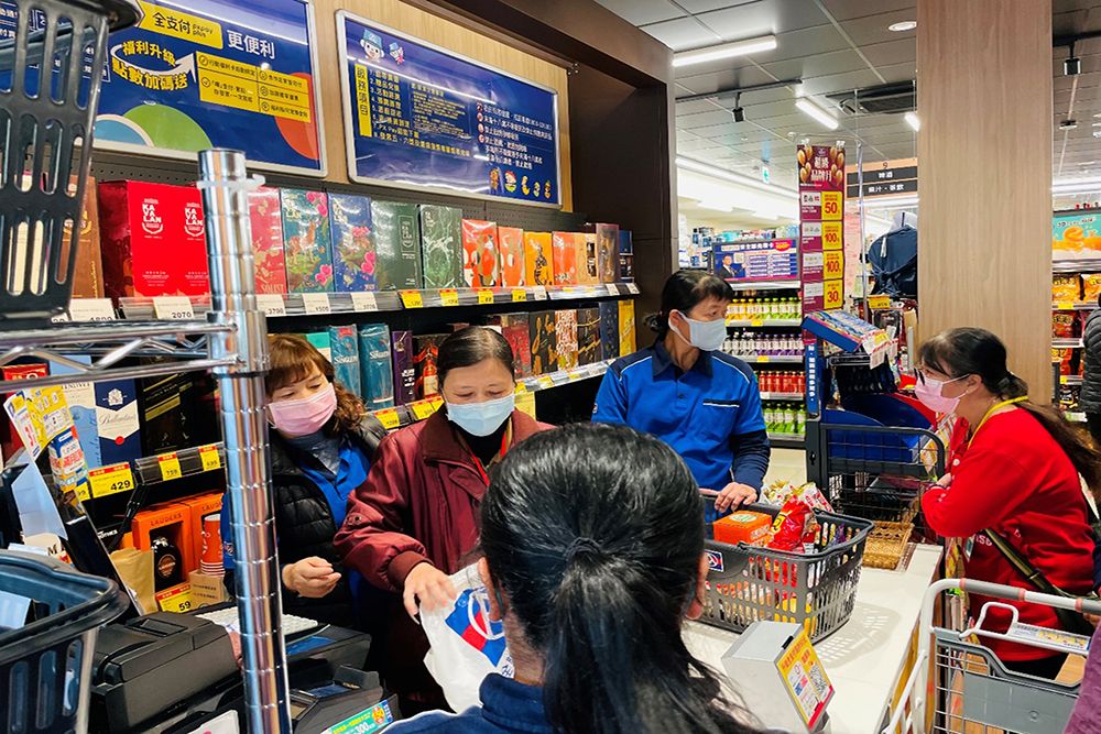 ▲雲林銀髮人才服務據點與全聯合作於門市舉辦「不老店長體驗活動」（圖／雲林縣銀髮人才服務據點提供）