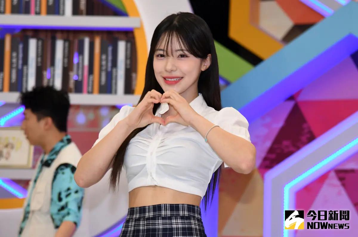 ▲李多慧應援一半遇上怪風，整件迷你裙被掀起。（圖／NOWnews資料照）