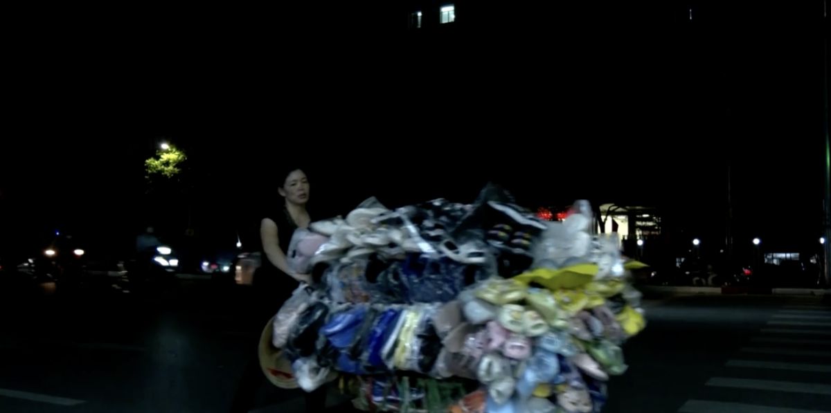 ▲越南河內為降低用電量，入夜後路燈「晚開早關」。（圖／翻攝自vnexpress）