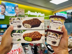 全家買哈根達斯指定迷你杯、雪糕任選買2送1。(圖/業者提供) ▲全家買哈根達斯指定迷你杯、雪糕任選買2送1。(圖/業者提供)