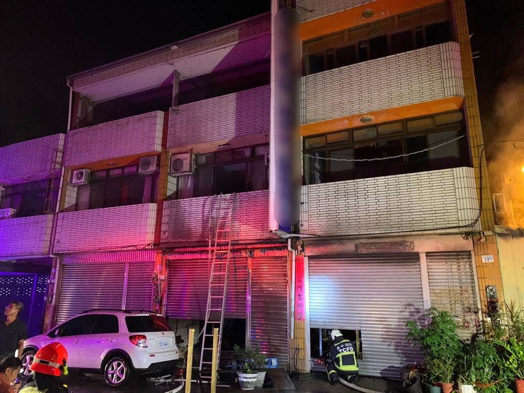 ▲2日凌晨，台中市大甲區、豐原區凌晨接連傳出火警。（圖／翻攝畫面）