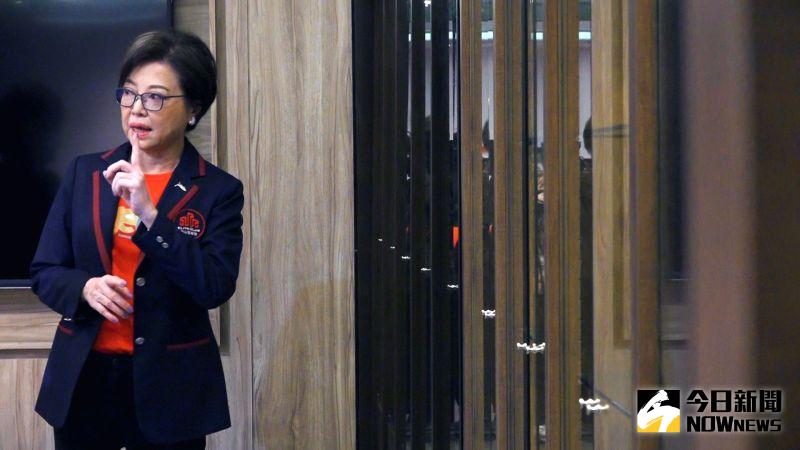 ▲磊山保經董事長李佳蓉,過去在擔任壽險公司業務員時,年薪最高曾達3700萬元,也被業界封為「保險天后」。(圖/記者陳思誼攝)