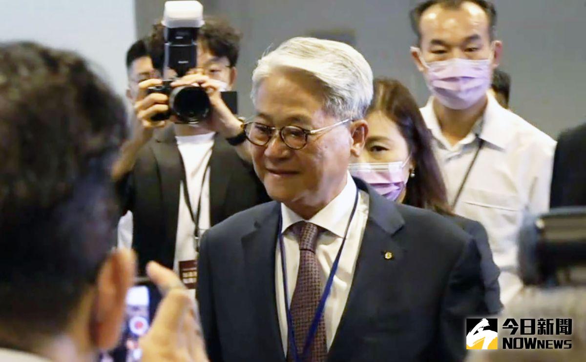 ▲台新金控董事長吳東亮今（2）日出席「2023台新淨零電子高峰論」，但避談新光金經營權之爭。（圖／記者林調遜攝）