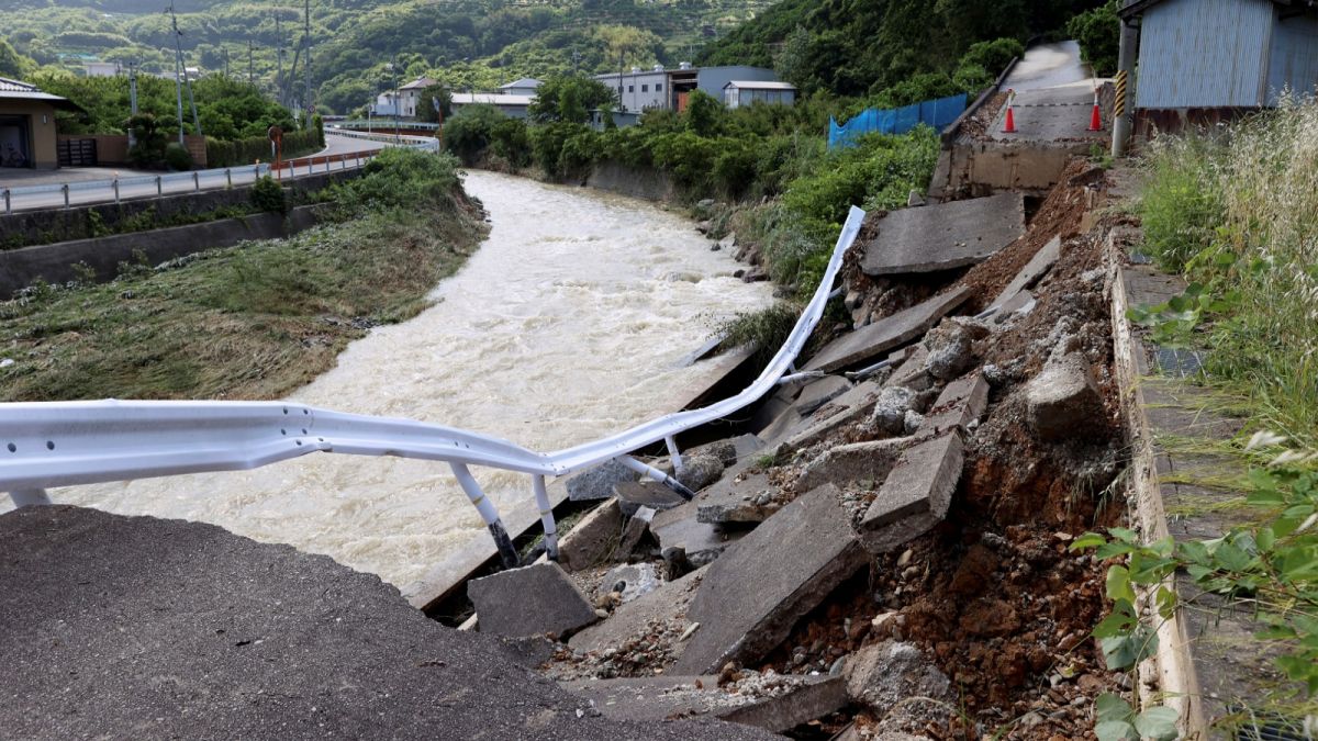 ▲受到瑪娃颱風及氣流鋒面影響，日本多地都傳出洪水、土石流的災情。（圖／美聯社／達志影像）