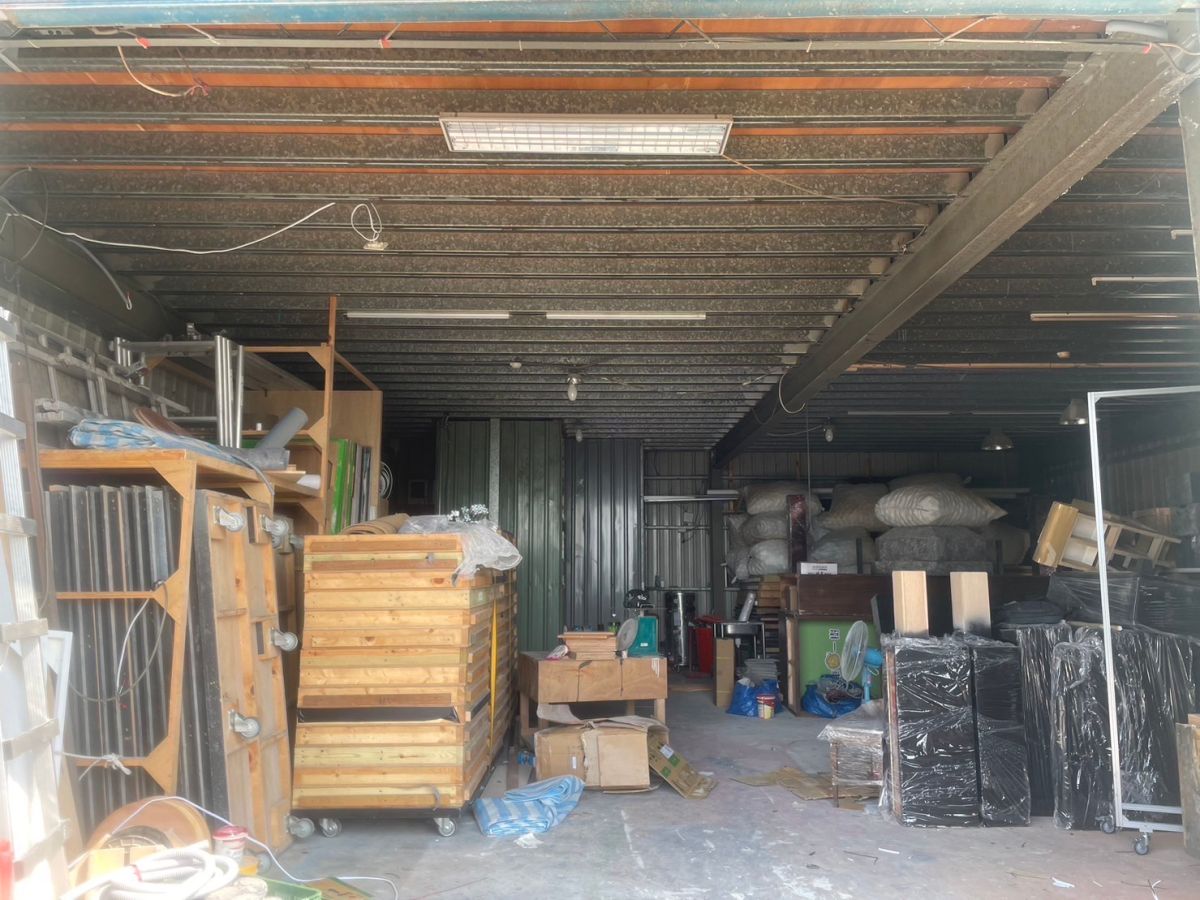 ▲新北八里工安意外，一名水電工摔落後搶救不治，死因待查。（圖／翻攝畫面）