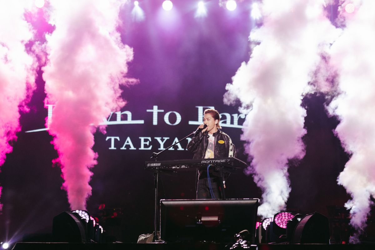 ▲BIGBANG太陽在《SO WONDERFUL FESTIVAL》高唱〈月亮代表我的心〉。（圖／讀者提供）