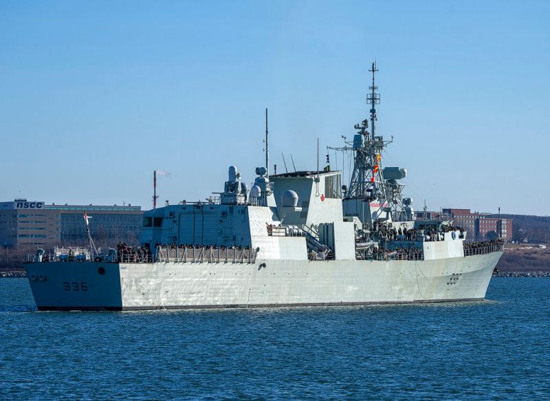 ▲美國海軍伯克級驅逐艦「鍾雲號」（USS Chung-Hoon，DDG-93）和加拿大皇家海軍哈利法克斯級護衛艦 「蒙特婁號」(HMCS Montreal ，FFH 336) ，3日通過台灣海峽，引發關注。圖為蒙特婁號資料照片。（圖／美聯社／達志影像）